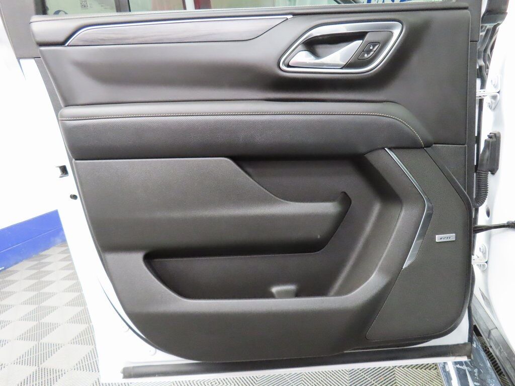 2024 GMC Yukon XL SLT 4WD Fond du Lac WI 2024 GMC Yukon XL SLT 4WD Fond du Lac WI