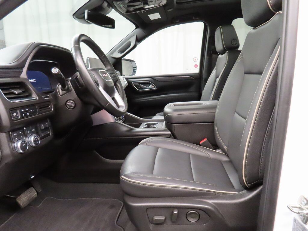 2024 GMC Yukon XL SLT 4WD Fond du Lac WI 2024 GMC Yukon XL SLT 4WD Fond du Lac WI