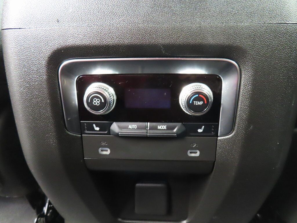 2024 GMC Yukon XL SLT 4WD Fond du Lac WI 2024 GMC Yukon XL SLT 4WD Fond du Lac WI