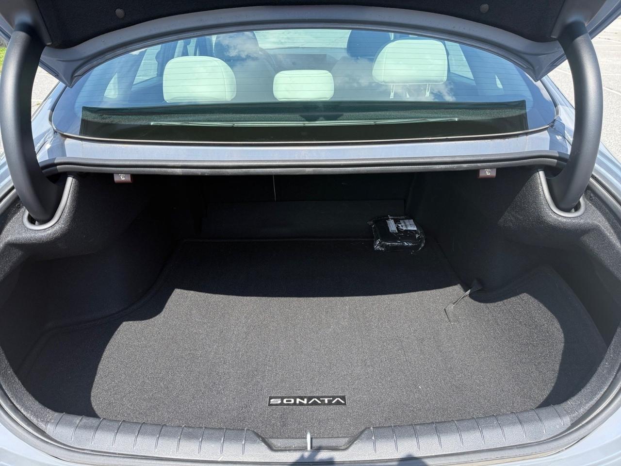 2024 Hyundai Sonata SEL, APPLE CARPLAY/ANDROID AUTO, BACKUP CAMERA, POWER MIRRORS, HEATED SEATS, HEATED MIRRORS, BLIND SPOT ALERT, PUSH BUTTON START, CLEAN CARFAX, ONLY 1 OWNER, THIS IS AN AMAZING BUY! Norfolk VA 2024 Hyundai Sonata SEL, APPLE CARPLAY/ANDROID AUTO, BACKUP CAMERA, POWER MIRRORS, HEATED SEATS, HEATED MIRRORS, BLIND SPOT ALERT, PUSH BUTTON START, CLEAN CARFAX, ONLY 1 OWNER, THIS IS AN AMAZING BUY! Norfolk VA
