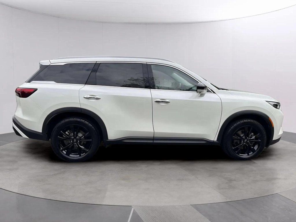 2024 INFINITI QX60 LUXE