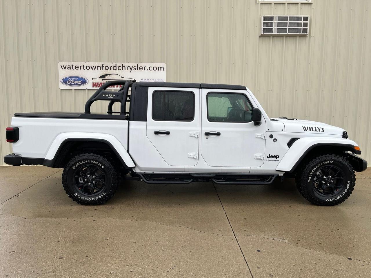 2024 Jeep Gladiator Willys Watertown SD 2024 Jeep Gladiator Willys Watertown SD