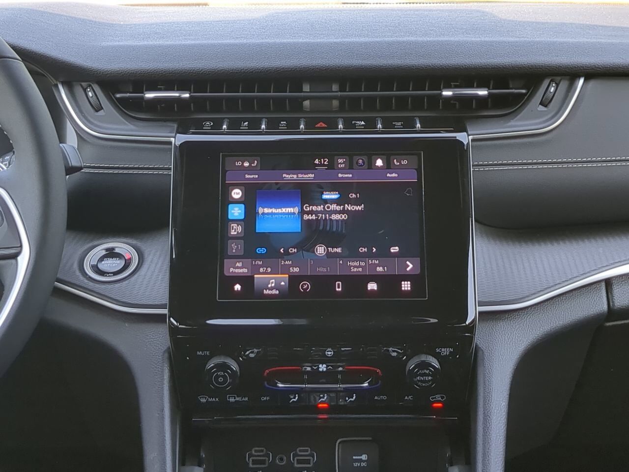 2024 Jeep Grand Cherokee L Altitude Appleton WI