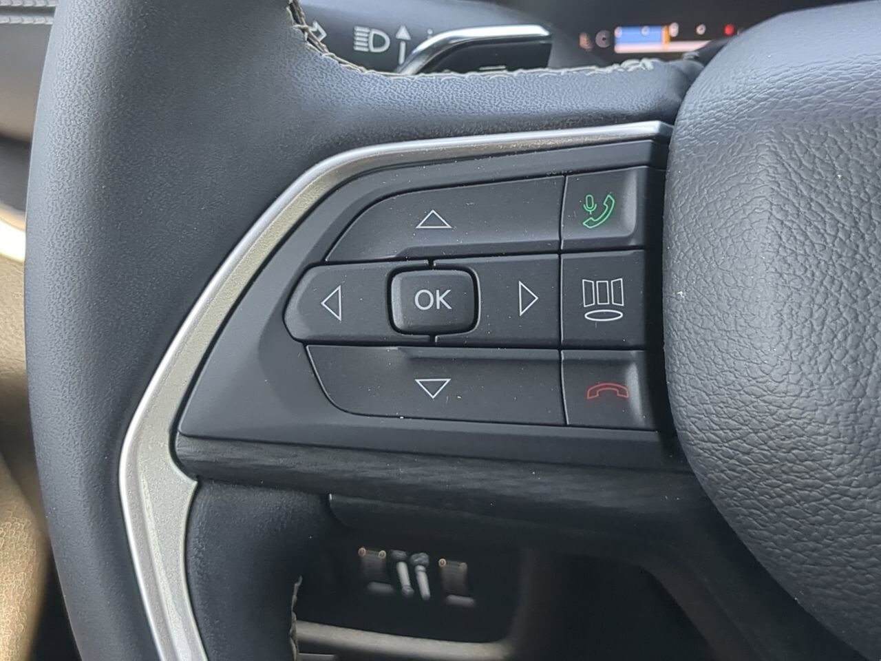 2024 Jeep Grand Cherokee L Altitude Appleton WI