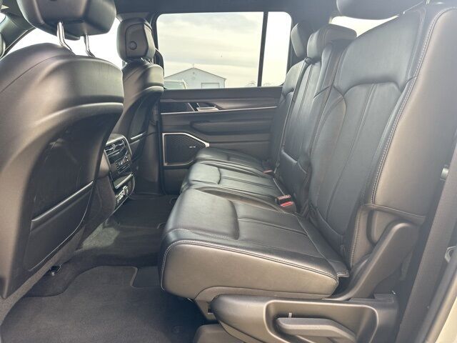 2024 Jeep Wagoneer L Series III Watertown SD 2024 Jeep Wagoneer L Series III Watertown SD