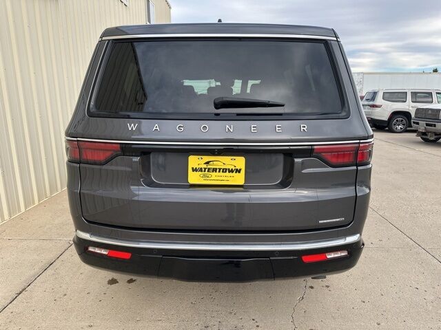 2024 Jeep Wagoneer Series III Watertown SD 2024 Jeep Wagoneer Series III Watertown SD