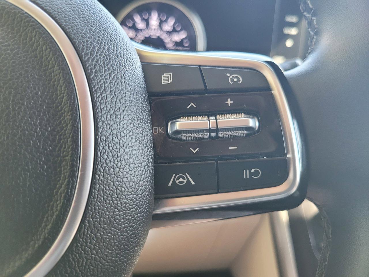 2024 KIA CARNIVAL LX Roseville CA