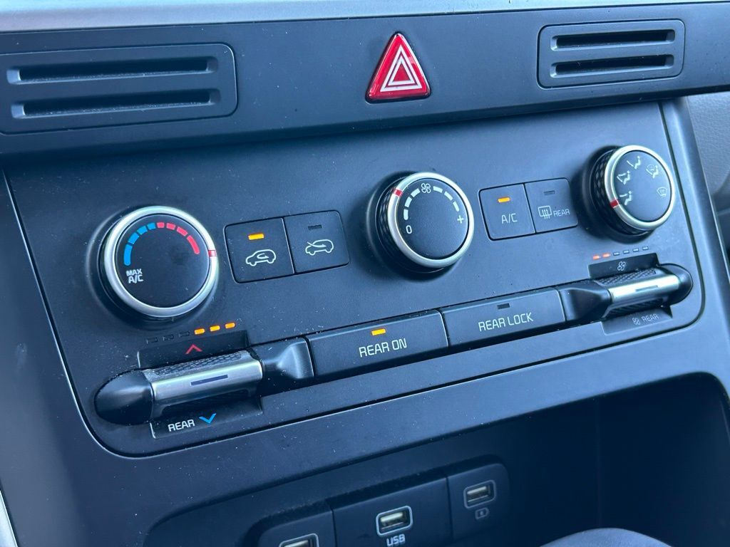 2024 Kia Carnival LX Lakeland FL