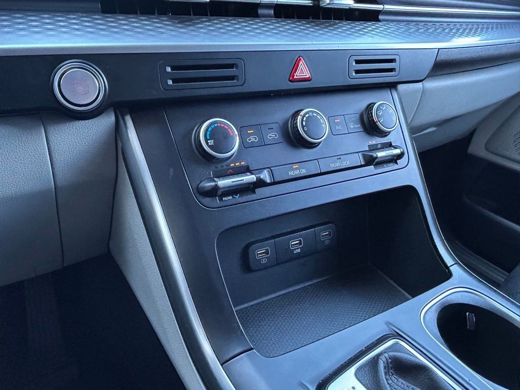 2024 Kia Carnival LX Lakeland FL