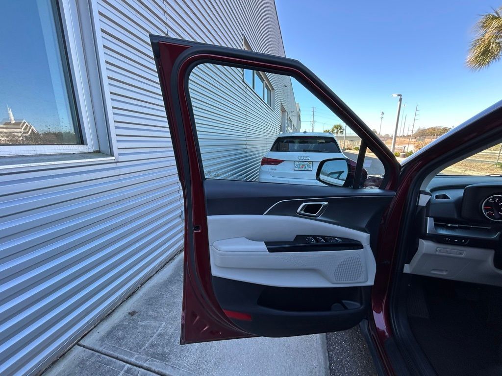 2024 Kia Carnival LX Lakeland FL