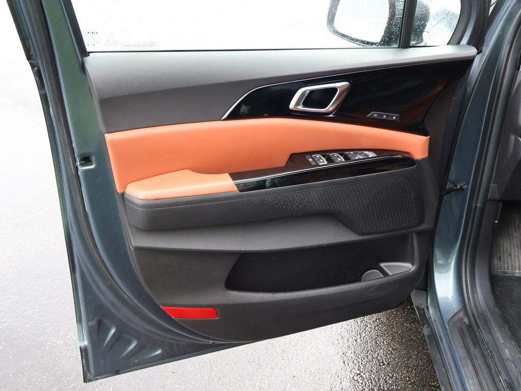 2024 Kia Carnival SX