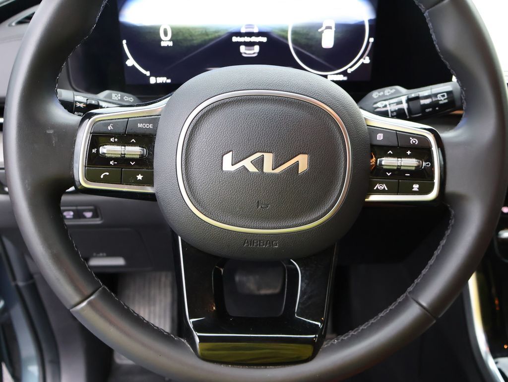 2024 Kia Carnival SX
