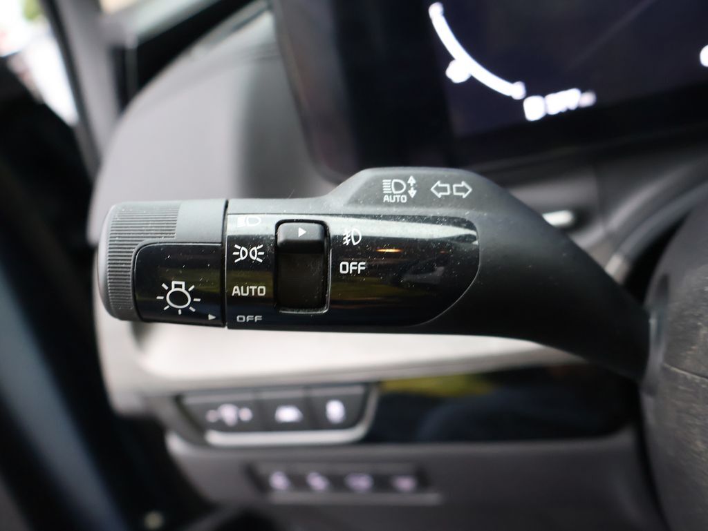 2024 Kia Carnival SX