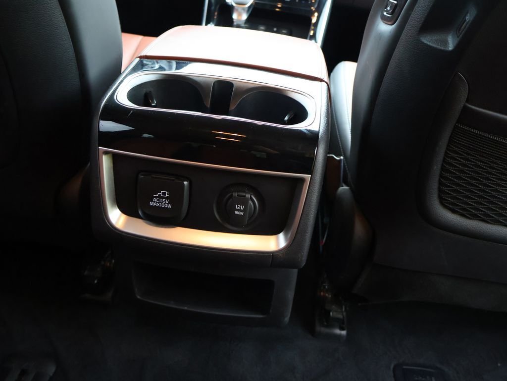 2024 Kia Carnival SX