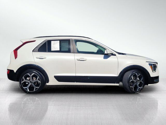 2024 Kia Niro EX Touring 2024 Kia Niro EX Touring