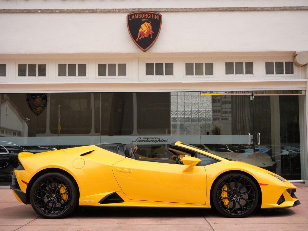 2024 Lamborghini Huracan EVO Base Base