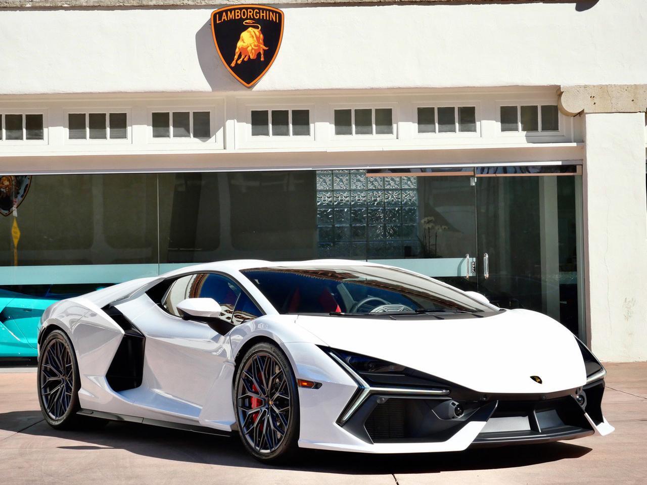 2024 Lamborghini Revuelto Base Base
