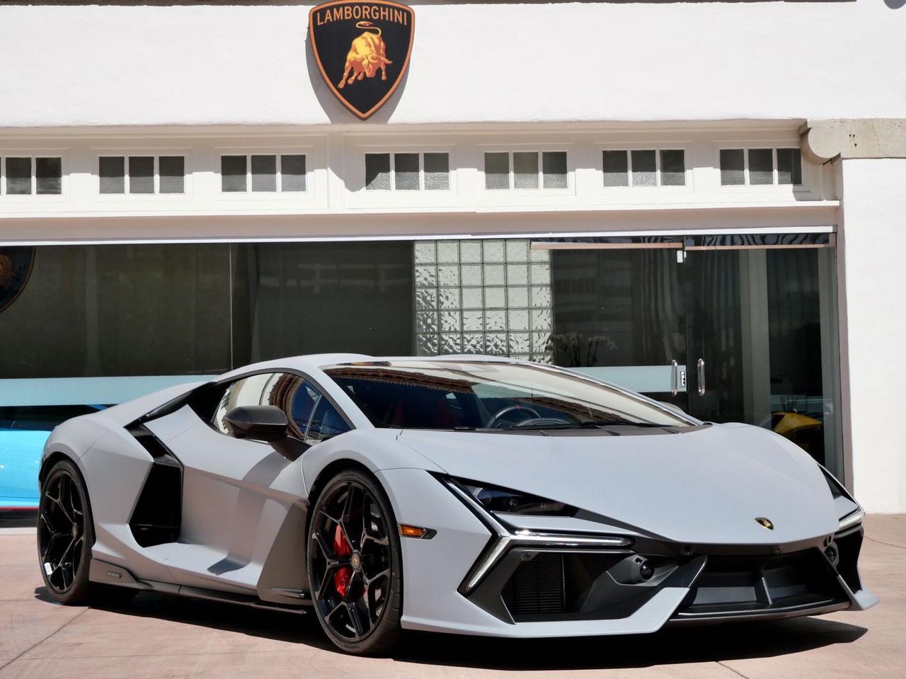 2024 Lamborghini Revuelto Base Base