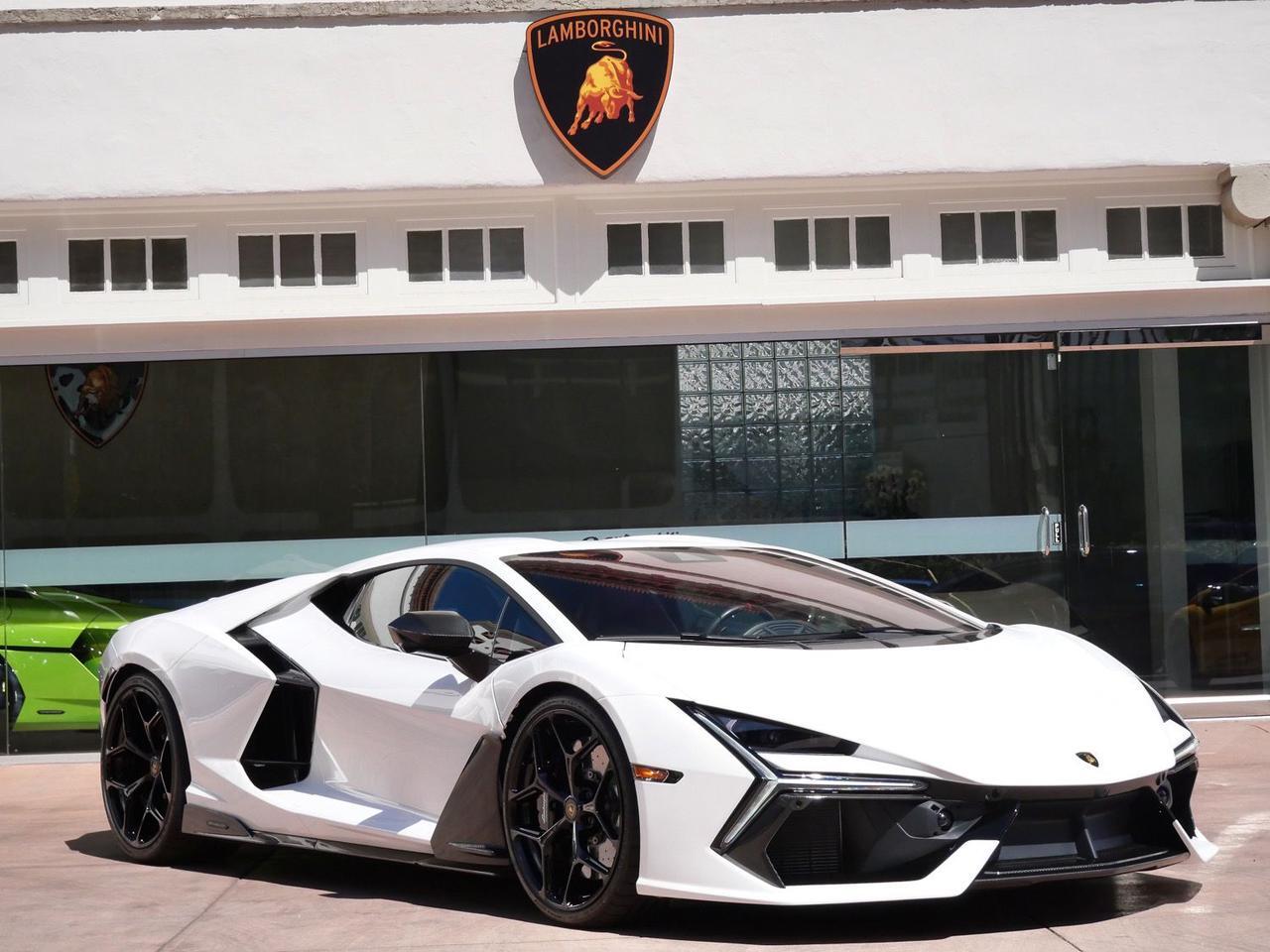 2024 Lamborghini Revuelto Base Base