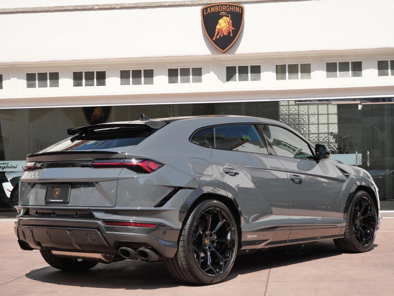 2024 Lamborghini Urus Performante Performante