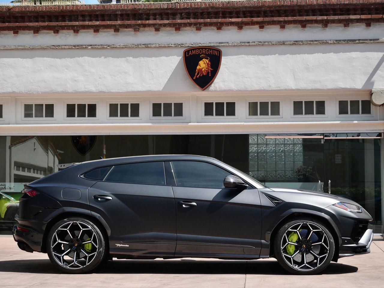 2024 Lamborghini Urus Performante Performante