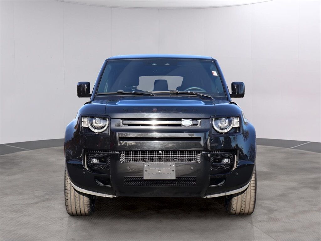 2024 Land Rover Defender 130 X-Dynamic SE