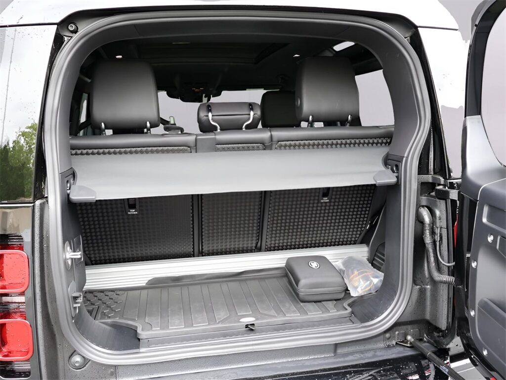 2024 Land Rover Defender 90 X-Dynamic SE San Clemente CA