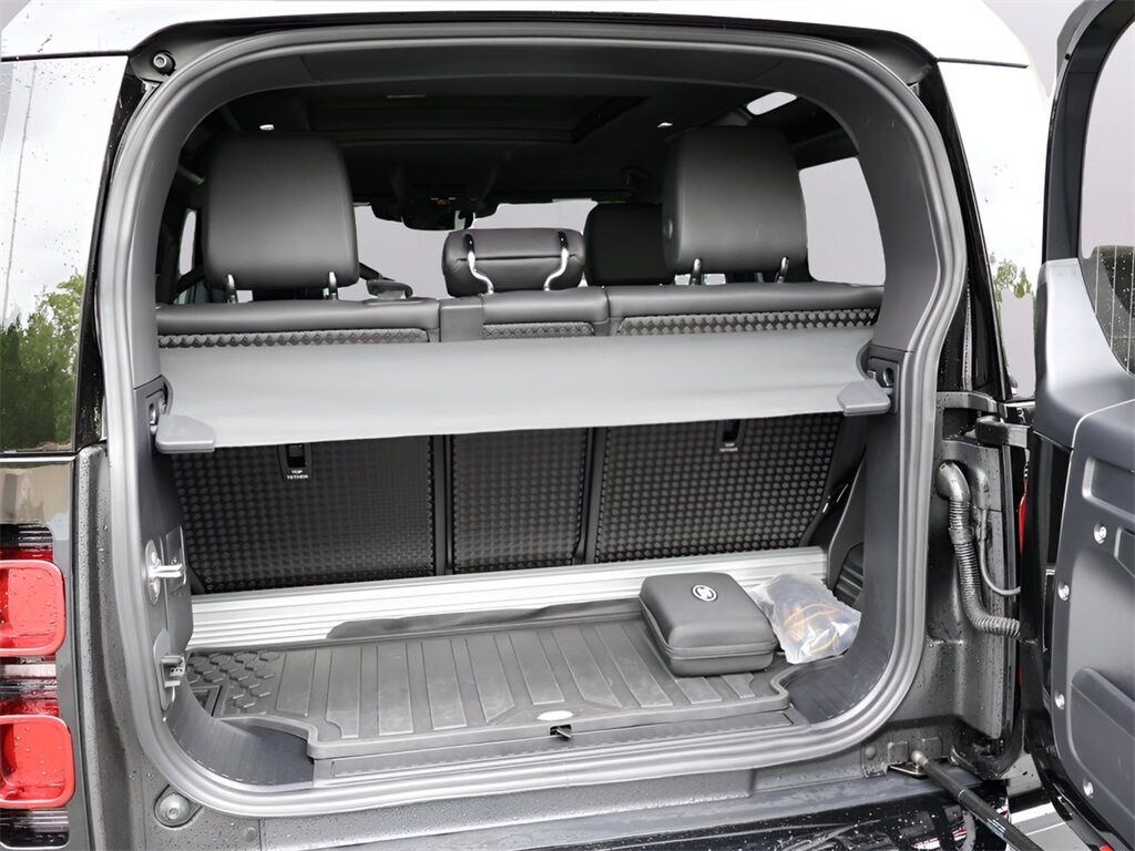 2024 Land Rover Defender 90 X-Dynamic SE San Clemente CA