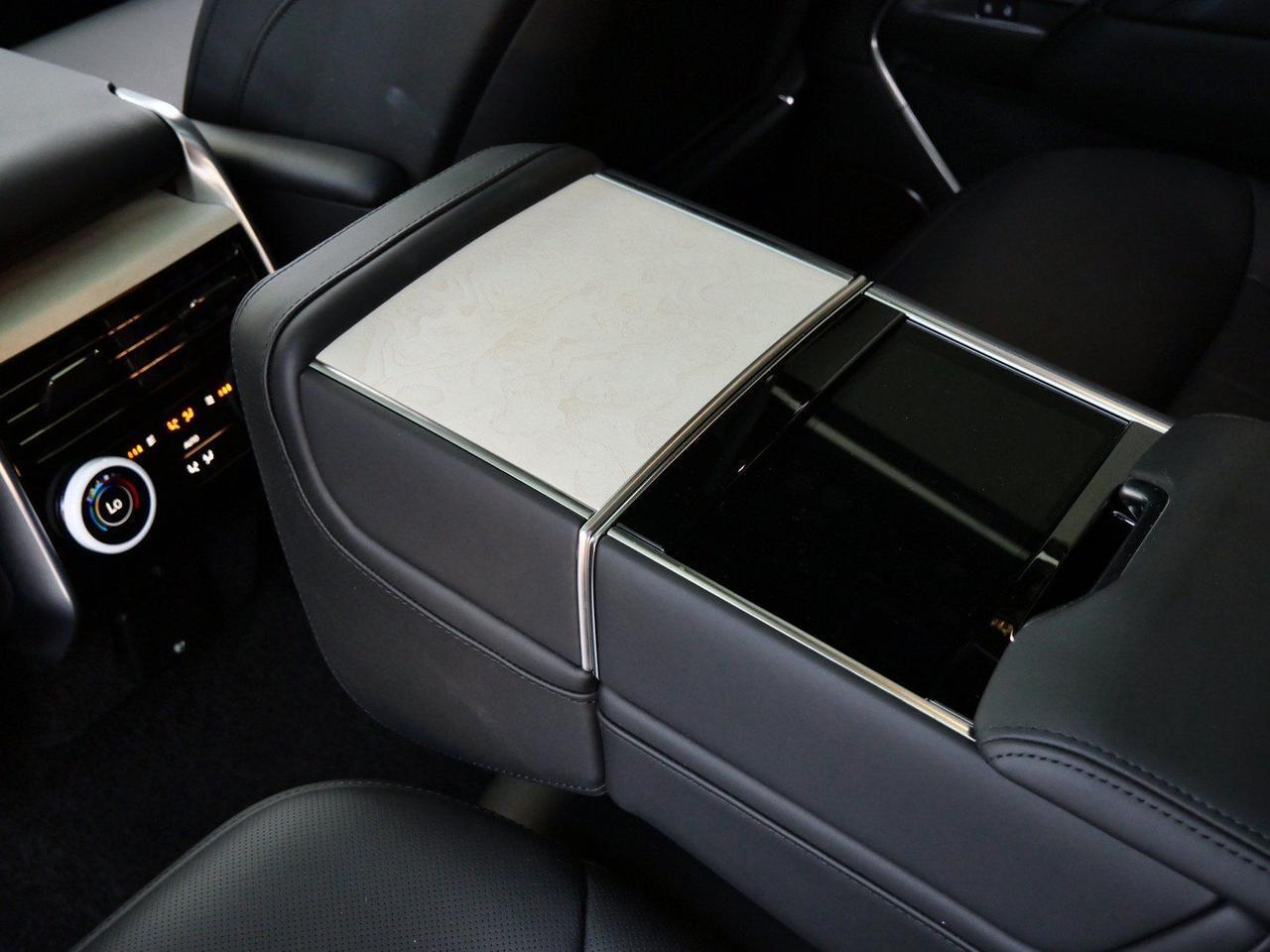 2024 Land Rover Range Rover SV SV Lawrence KS