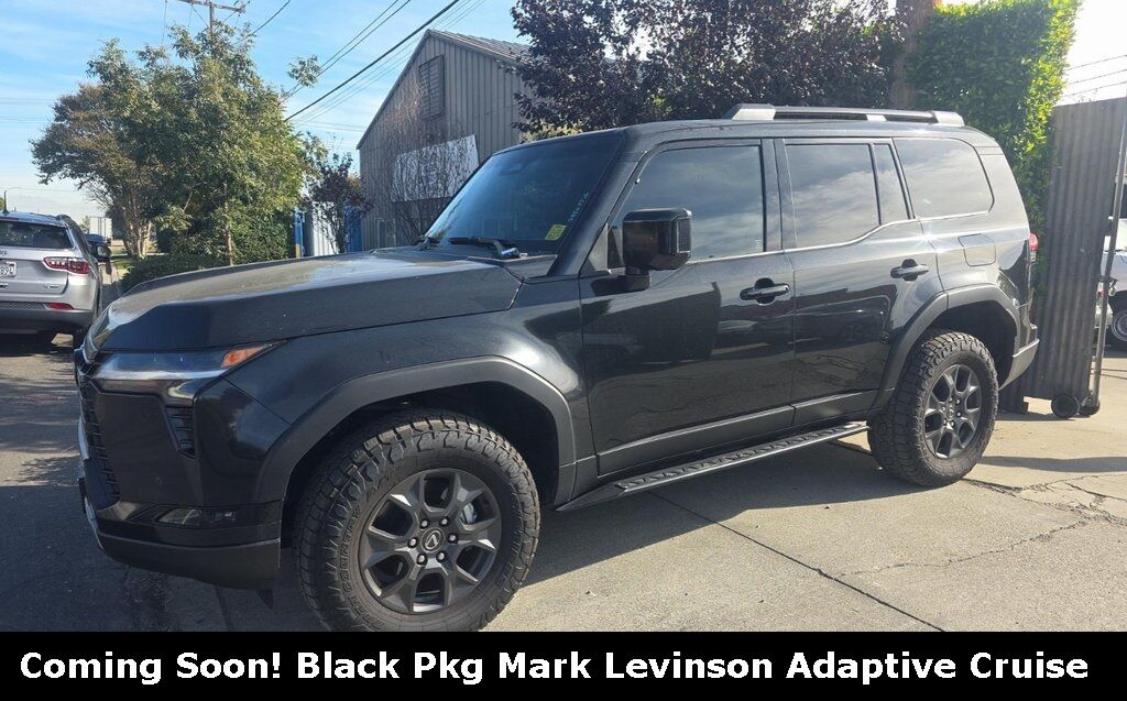 2024 Lexus GX Overtrail's photo