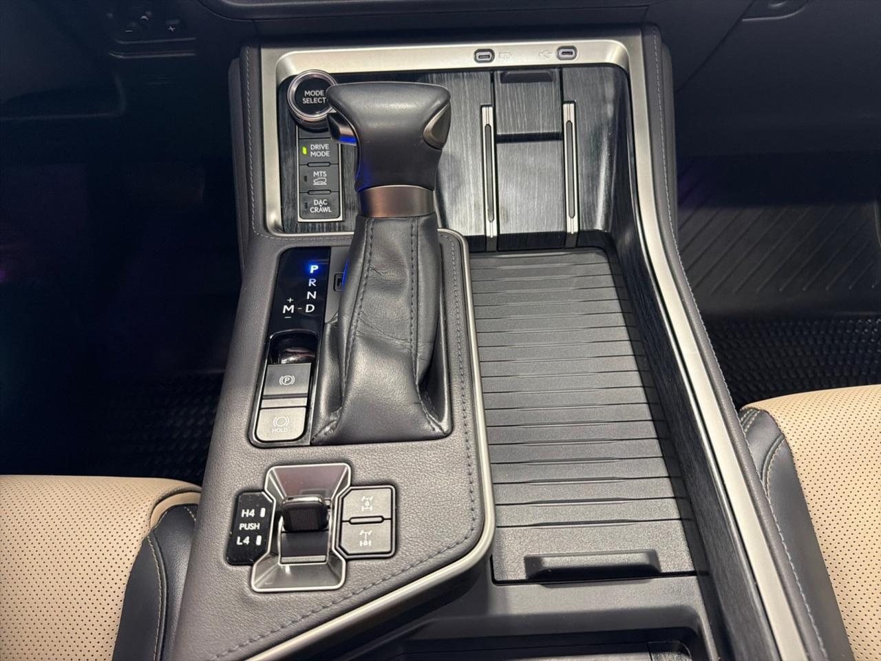 2024 Lexus GX550 Overtrail+, HUD, Cool Box, ML Sound, Traffic Jam Assist, Digital Key Houston TX 2024 Lexus GX550 Overtrail+, HUD, Cool Box, ML Sound, Traffic Jam Assist, Digital Key Houston TX