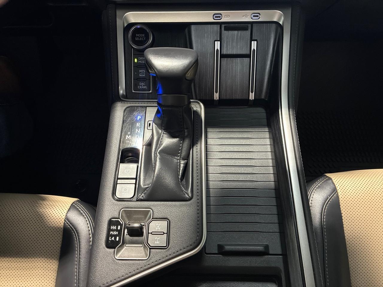 2024 Lexus GX550 Overtrail, Wescott Design Lift, Nitto Ridge Grappler Tires, HUD, Cool Box,, Traffic Jam Assist, Rock Rails Houston TX 2024 Lexus GX550 Overtrail, Wescott Design Lift, Nitto Ridge Grappler Tires, HUD, Cool Box,, Traffic Jam Assist, Rock Rails Houston TX