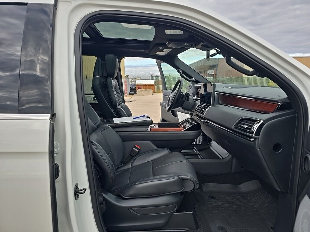 2024 Lincoln Navigator L Reserve 4WD Fond du Lac WI