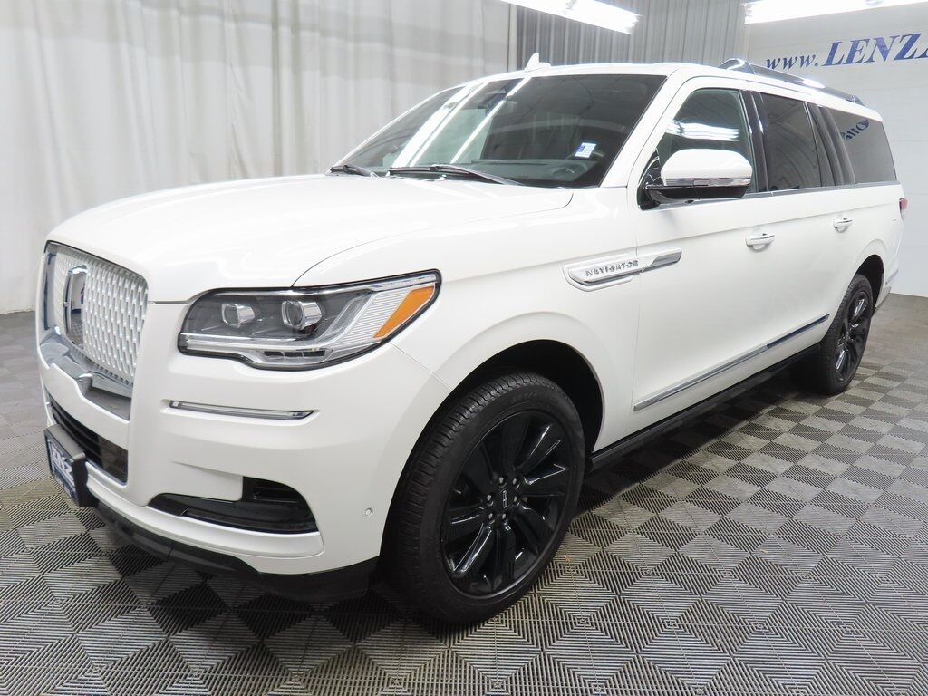 2024 Lincoln Navigator L Reserve 4WD Fond du Lac WI