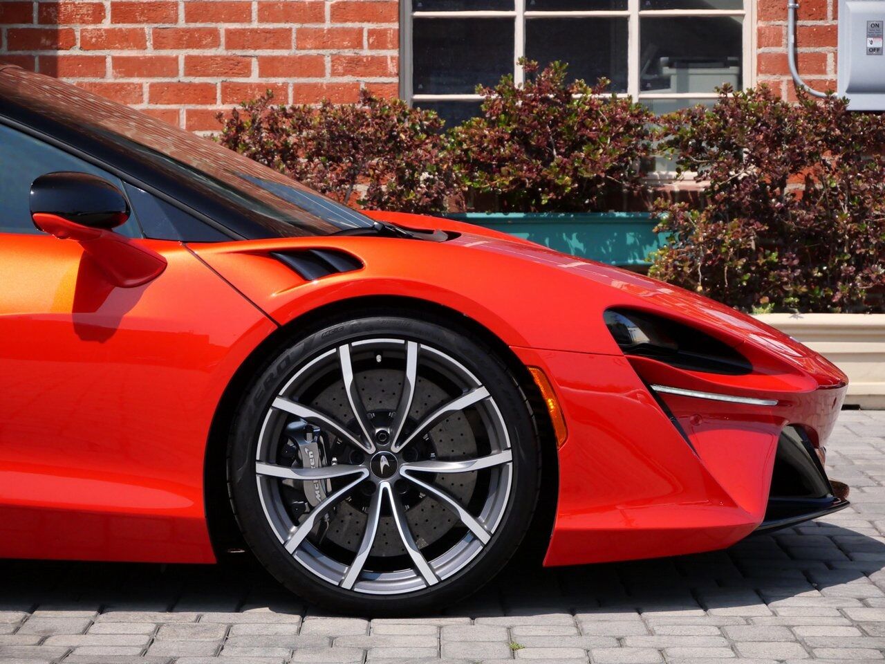 2024 McLaren Artura TechLux TechLux Lawrence KS