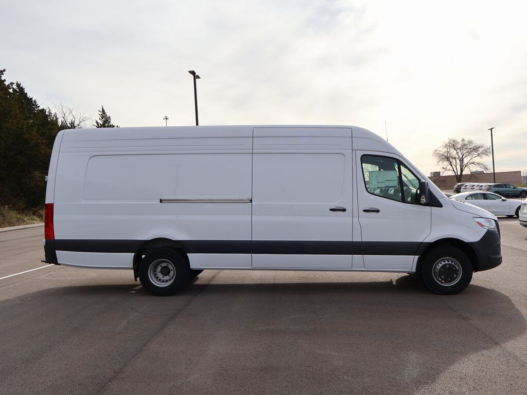 2024 Mercedes-Benz Sprinter 3500 Cargo 170 WB Extended San Clemente CA