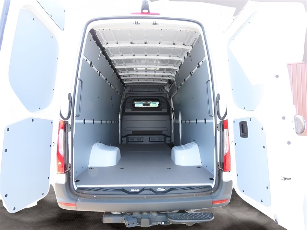 2024 Mercedes-Benz Sprinter 3500 Cargo 170 WB San Clemente CA
