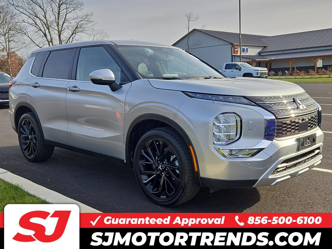 2024 Mitsubishi Outlander SE's photo