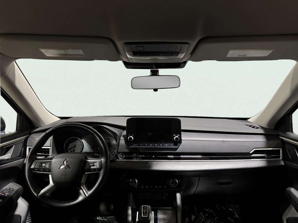 2024 Mitsubishi Outlander SE w/3rd Row Seating San Clemente CA
