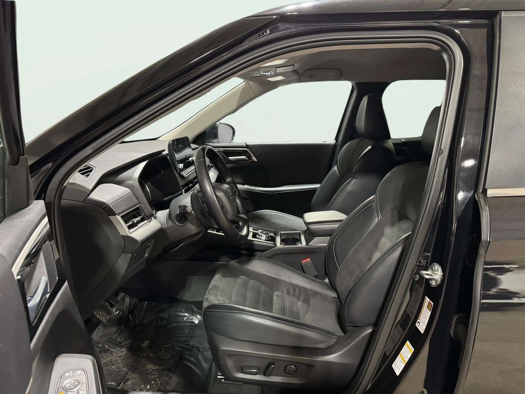 2024 Mitsubishi Outlander SE w/3rd Row Seating San Clemente CA