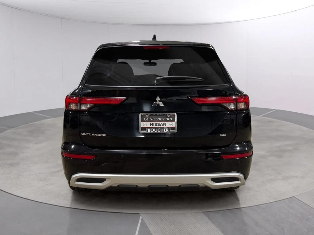 2024 Mitsubishi Outlander SE w/3rd Row Seating San Clemente CA