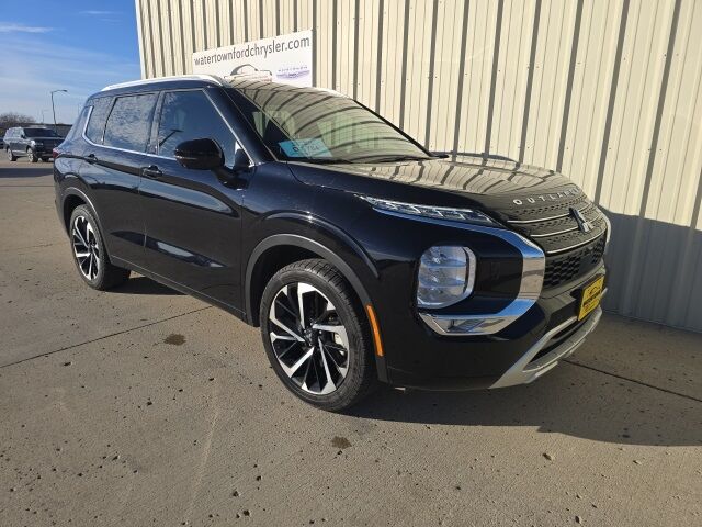 2024 Mitsubishi Outlander SEL Watertown SD 2024 Mitsubishi Outlander SEL Watertown SD