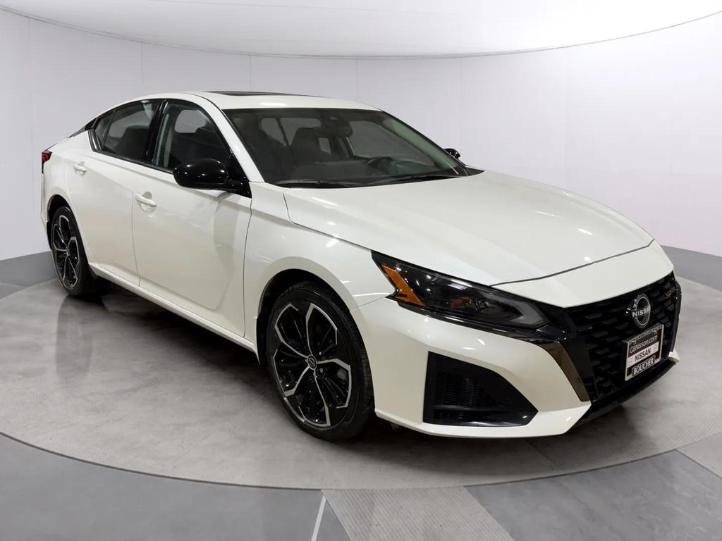 2024 Nissan Altima 2.5 SR w/Premium Pkg