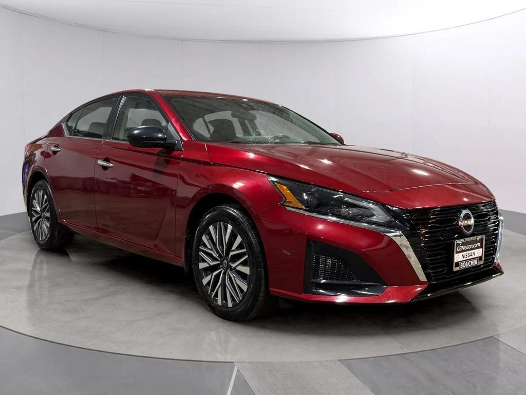 2024 Nissan Altima 2.5 SV w/Premium Pkg
