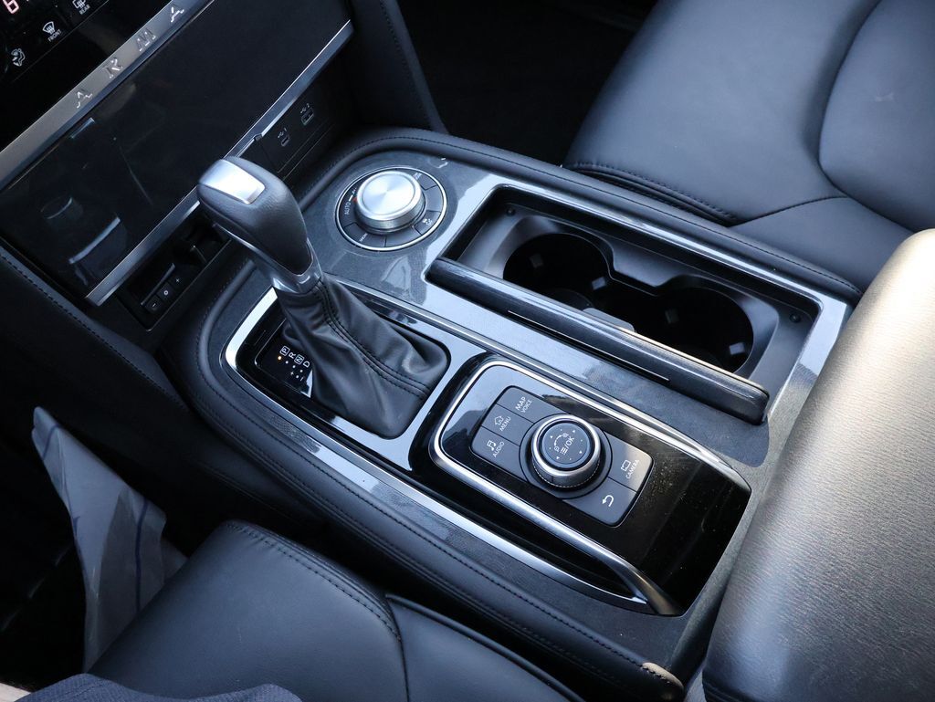 2024 Nissan Armada SV