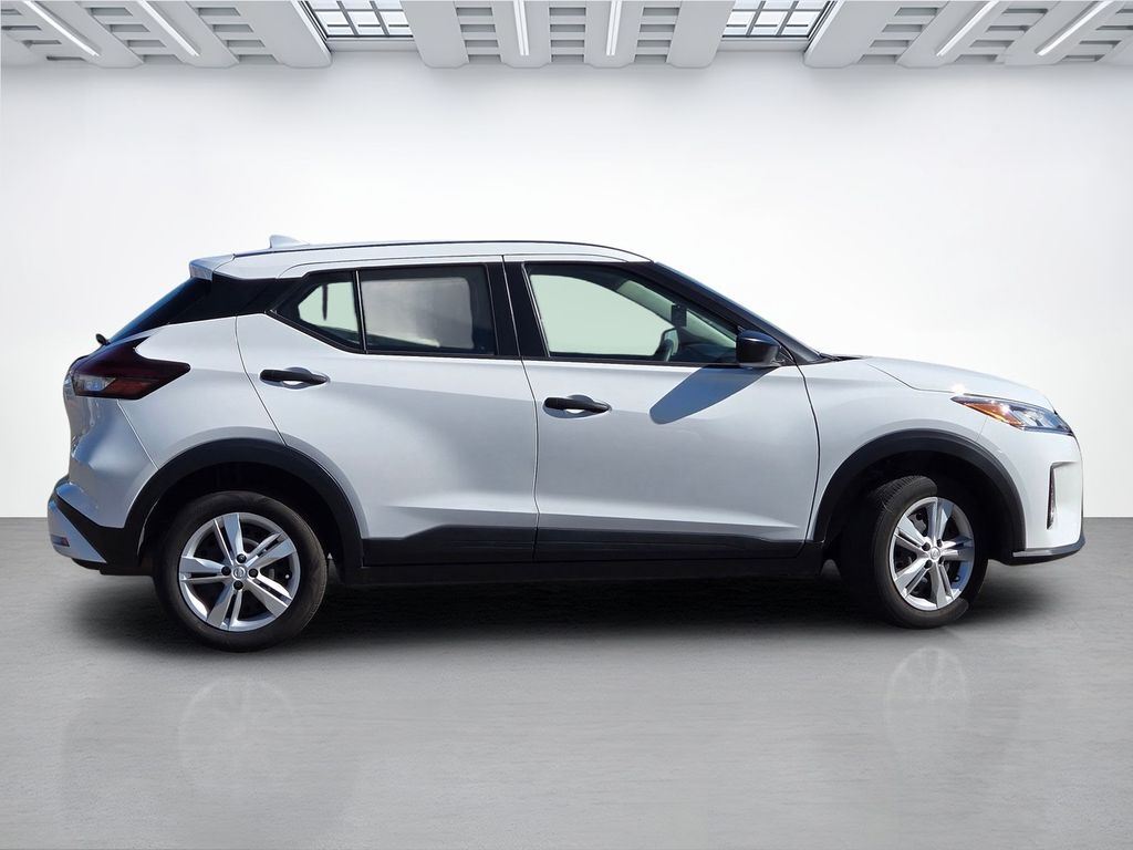 2024 Nissan Kicks S 2024 Nissan Kicks S