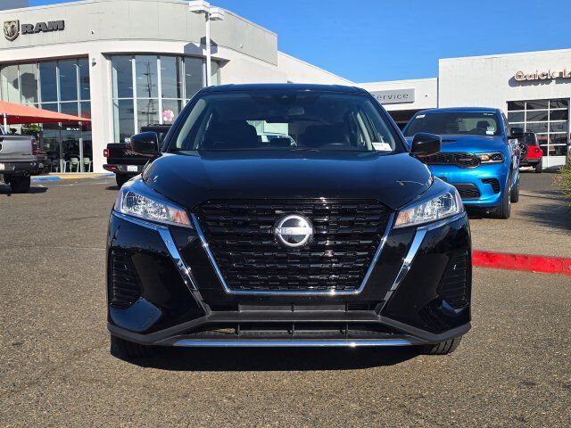 2024 Nissan Kicks S 2024 Nissan Kicks S