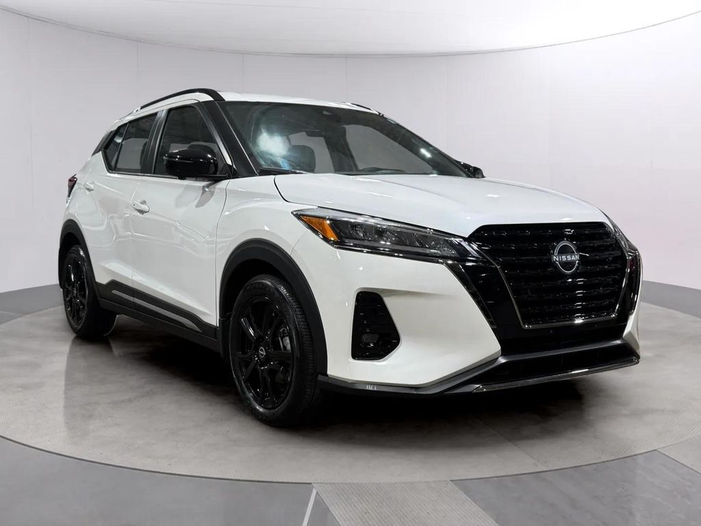 2024 Nissan Kicks SR