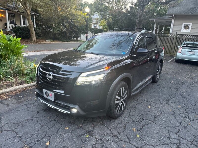 2024 Nissan Pathfinder Platinum AWD w/ Platinum Captain Chairs Package 2024 Nissan Pathfinder Platinum AWD w/ Platinum Captain Chairs Package