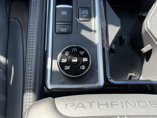 2024 Nissan Pathfinder Platinum San Clemente CA 2024 Nissan Pathfinder Platinum San Clemente CA